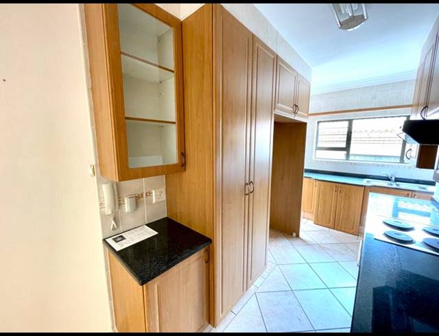 3 BEDROOM TOWNHOUSE FOR SALE IN CHANCLIFF RIDGE